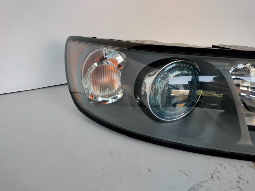 LAMPA FAR DESNA STRANA VOLVO V50 S40 04- XENON