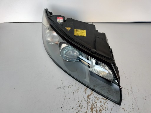 LAMPA FAR DESNA STRANA VOLVO V50 S40 04- XENON