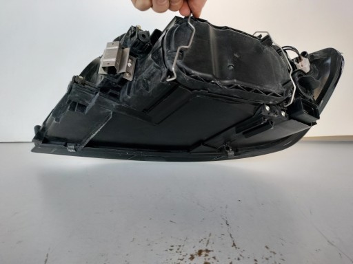 LAMPA FAR DESNA STRANA VOLVO V50 S40 04- XENON