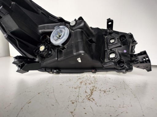 LAMPA FAR LIJEVA STRANA TOYOTA HILUX 15-