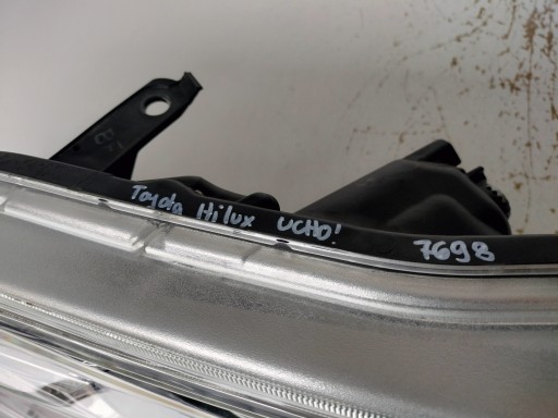 LAMPA FAR LIJEVA STRANA TOYOTA HILUX 15-