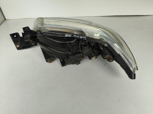 LAMPA FAR DESNA STRANA TOYOTA HILUX 12- REDIZAJN