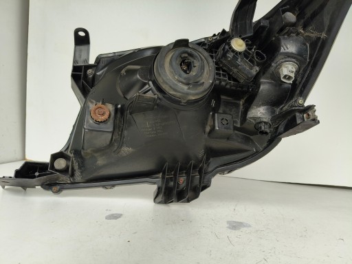 LAMPA FAR DESNA STRANA TOYOTA HILUX 12- REDIZAJN