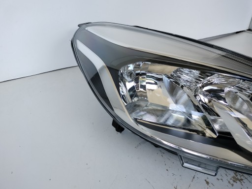LAMPA FAR DESNA STRANA FORD FIESTA MK8 17- LAMPA FAR DESNA STRANA FORD FIESTA MK8 17-