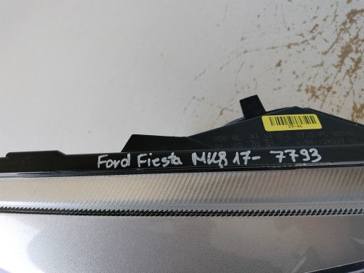 LAMPA FAR DESNA STRANA FORD FIESTA MK8 17- LAMPA FAR DESNA STRANA FORD FIESTA MK8 17-