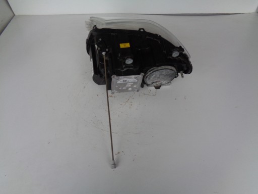 LAMPA FAR DESNA STRANA MASERATI QUATTROPORTE V XENON LED