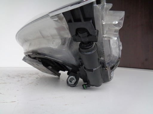 LAMPA FAR DESNA STRANA MASERATI QUATTROPORTE V XENON LED