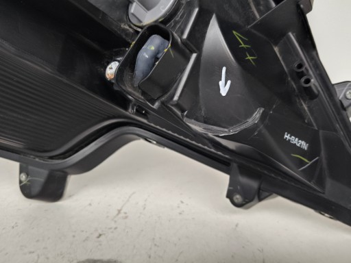 LAMPA FAR LIJEVA STRANA MITSUBISHI SPACE STAR 20-
