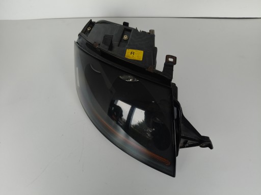 LAMPA FAR DESNA STRANA AUDI TT 8N 8N0 98- XENON
