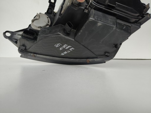 LAMPA FAR DESNA STRANA AUDI TT 8N 8N0 98- XENON
