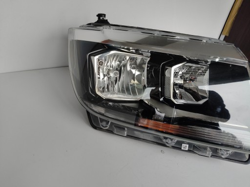 LAMPA FAR DESNA STRANA VW CRAFTER II 7C 7C0 17- MAN TGE