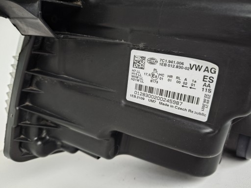 LAMPA FAR DESNA STRANA VW CRAFTER II 7C 7C0 17- MAN TGE