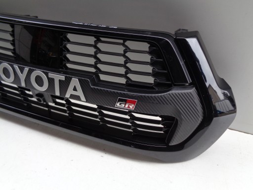 MASKA TOYOTA HILUX 20- REDIZAJN GR SPORT