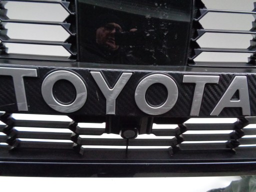 MASKA TOYOTA HILUX 20- REDIZAJN GR SPORT