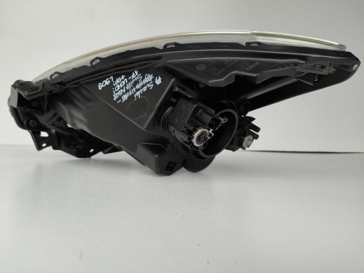 LAMPA FAR DESNA STRANA SUZUKI SWIFT MK8 17-