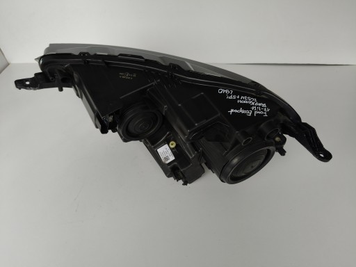 LAMPA FAR DESNA STARIRANA FORD ECOSPORT 17- REDIZAJN STARI TAMNA XENON