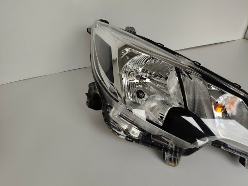 LAMPA FAR DESNA STRANA MITSUBISHI SPACE STAR 20-