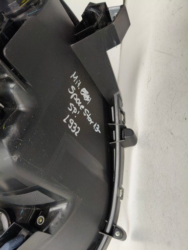 LAMPA FAR DESNA STRANA MITSUBISHI SPACE STAR 13-