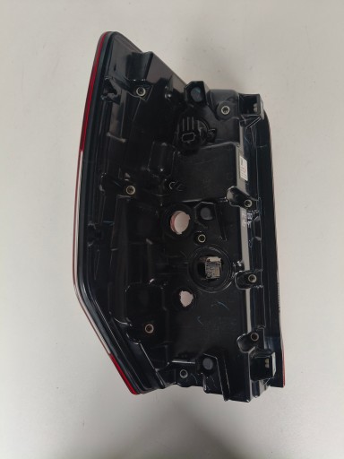LAMPA FAR DESNA STRANA ZADNJA MITSUBISHI L200 19- LED LAMPA FAR DESNA STRANA ZADNJA MITSUBISHI L200 19- LED