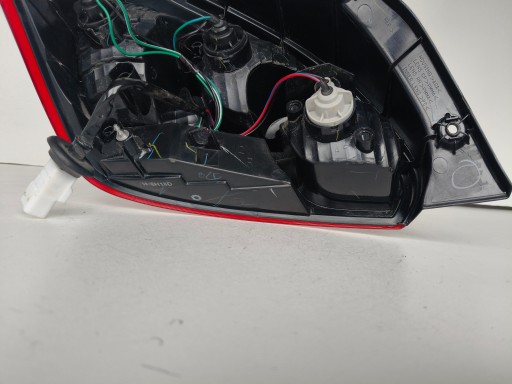 LAMPA FAR DESNA STRANA ZADNJA MITSUBISHI SPACE STAR 13-16