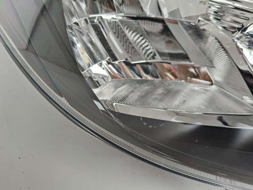 LAMPA FAR DESNA STARIRANA FORD FIESTARIA MK8 17- STARI TAMNA LED LAMPA FAR DESNA STARIRANA FORD FIESTARIA MK8 17- STARI TAMNA LED