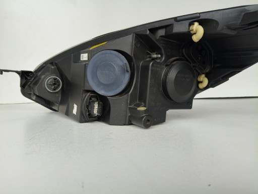 LAMPA FAR DESNA STARIRANA FORD FIESTARIA MK8 17- STARI TAMNA LED LAMPA FAR DESNA STARIRANA FORD FIESTARIA MK8 17- STARI TAMNA LED