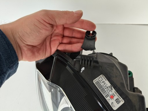 LAMPA FAR DESNA STRANA JAGUAR XF 11-15 REDIZAJN XENON LED NIJE ZAKRETNI