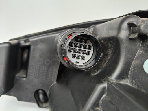 LAMPA FAR DESNA STRANA JAGUAR XF 11-15 REDIZAJN XENON LED NIJE ZAKRETNI