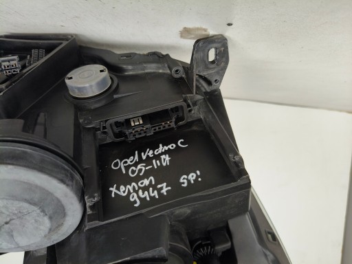 LAMPA FAR LIJEVA STRANA OPEL VECTRA C 05- REDIZAJN XENON