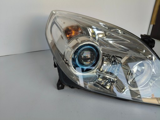 LAMPA FAR DESNA STRANA OPEL VECTRA C 05- REDIZAJN XENON ZAKRETNI