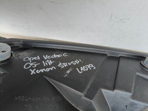 LAMPA FAR DESNA STRANA OPEL VECTRA C 05- REDIZAJN XENON ZAKRETNI