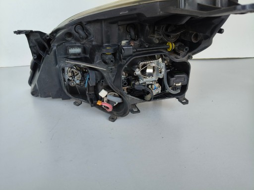 LAMPA FAR DESNA STRANA OPEL VECTRA C 05- REDIZAJN XENON ZAKRETNI