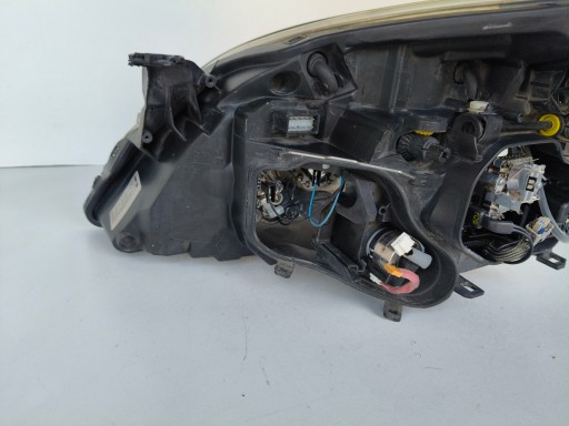LAMPA FAR DESNA STRANA OPEL VECTRA C 05- REDIZAJN XENON ZAKRETNI