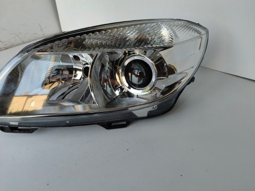 LAMPA FAR LIJEVA STRANA SKODA FABIA II 5J 5J0 10- REDIZAJN ROOMSTER TYC