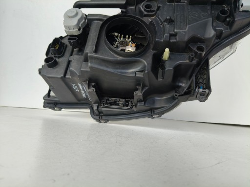 LAMPA FAR DESNA STRANA PEUGEOT 508 10-14 XENON LED ZAKRETNI LAMPA FAR DESNA STRANA PEUGEOT 508 10-14 XENON LED ZAKRETNI
