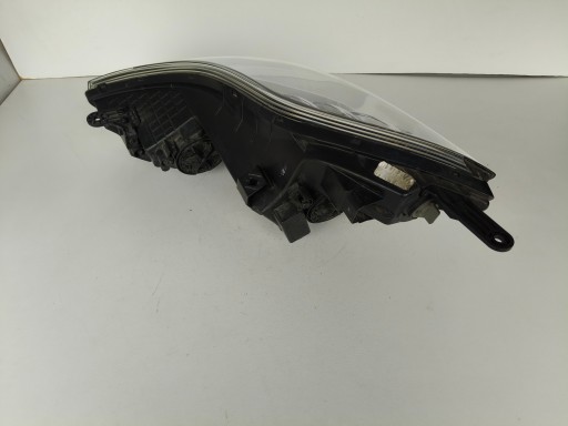 LAMPA FAR DESNA STRANA HYUNDAI IX20 10-