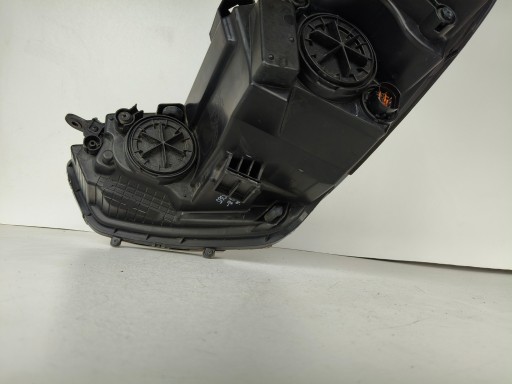 LAMPA FAR DESNA STRANA HYUNDAI IX20 10-