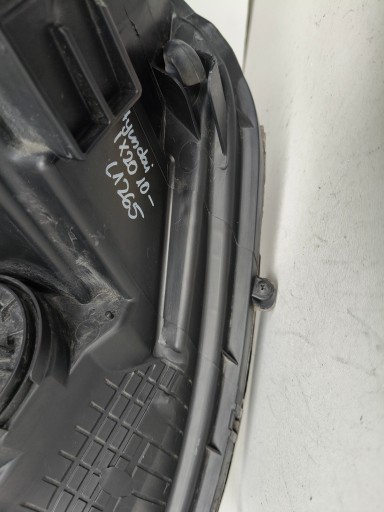 LAMPA FAR DESNA STRANA HYUNDAI IX20 10-