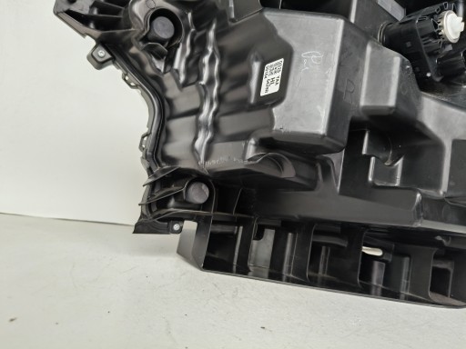LAMPA FAR DESNA STRANA SUZUKI SX4 S-CROSS 22- FULL LED LAMPA FAR DESNA STRANA SUZUKI SX4 S-CROSS 22- FULL LED