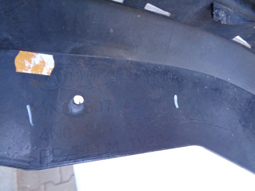BRANIK PREDNJA STRANA AUDI A8 D5 4N 4N0 18- NR 51747