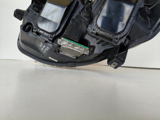 LAMPA FAR DESNA STRANA OPEL ZAFIRA D 19- XENON LAMPA FAR DESNA STRANA OPEL ZAFIRA D 19- XENON