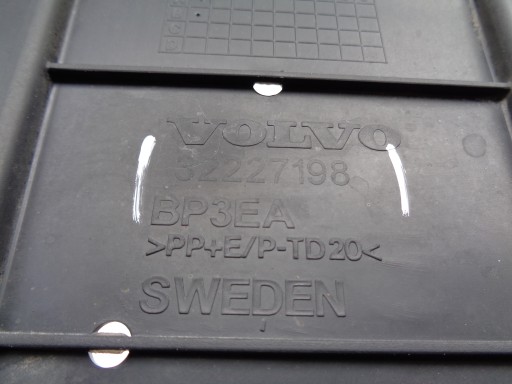 POKLOPAC ISPOD BRANIK PREDNJA STRANA VOLVO V60 II S60 III 18- POKLOPAC ISPOD BRANIK PREDNJA STRANA VOLVO V60 II S60 III 18-