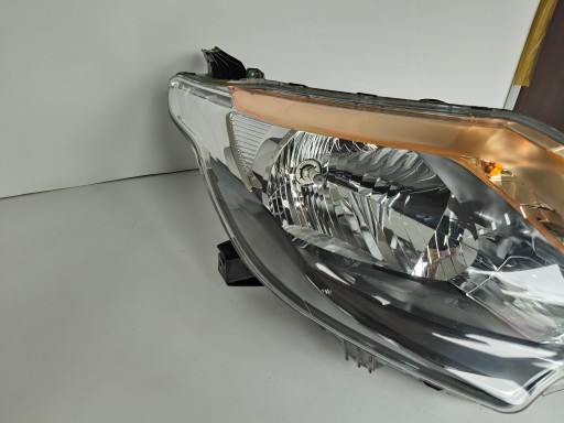 LAMPA FAR DESNA STRANA MITSUBISHI L200 15- LAMPA FAR DESNA STRANA MITSUBISHI L200 15-