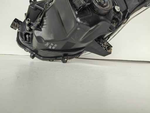 LAMPA FAR DESNA STRANA MITSUBISHI L200 15- LAMPA FAR DESNA STRANA MITSUBISHI L200 15-