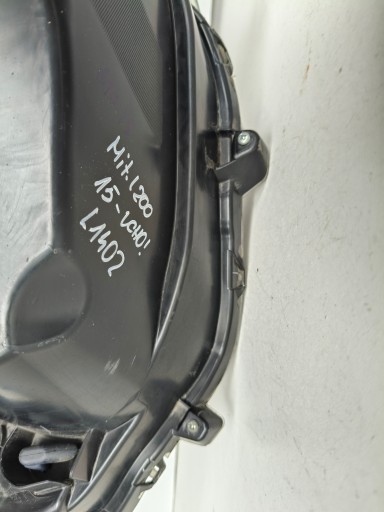 LAMPA FAR DESNA STRANA MITSUBISHI L200 15- LAMPA FAR DESNA STRANA MITSUBISHI L200 15-
