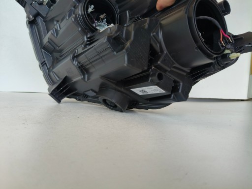 LAMPA FAR DESNA STRANA FORD ECOSPORT 17- REDIZAJN LAMPA FAR DESNA STRANA FORD ECOSPORT 17- REDIZAJN