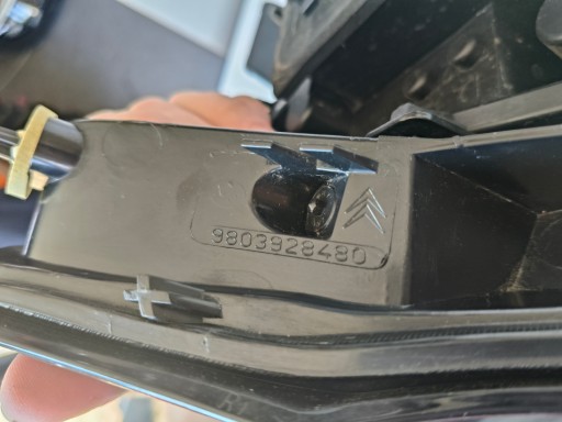LAMPA FAR DESNA STRANA ZADNJA CITROEN C3 II 12- REDIZAJN T15 LAMPA FAR DESNA STRANA ZADNJA CITROEN C3 II 12- REDIZAJN T15