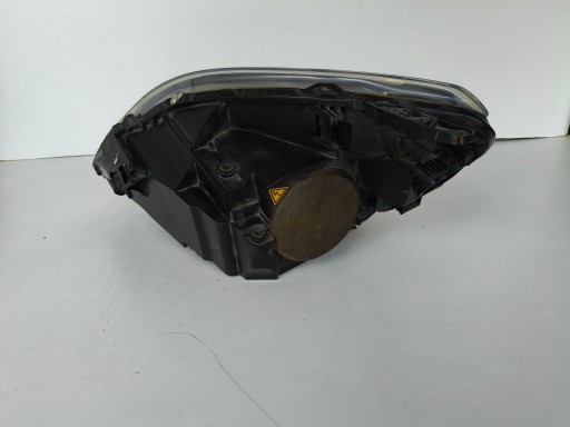 LAMPA FAR DESNA STRANA OPEL ZAFIRA B XENON LAMPA FAR DESNA STRANA OPEL ZAFIRA B XENON