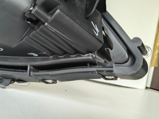 LAMPA FAR LIJEVA STRANA SUZUKI SWIFT MK7 10- LAMPA FAR LIJEVA STRANA SUZUKI SWIFT MK7 10-