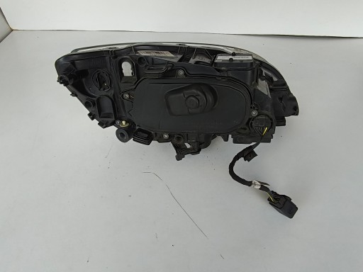 LAMPA FAR LIJEVA STRANA VOLVO V60 S60 13- REDIZAJN XENON ZAKRETNI LAMPA FAR LIJEVA STRANA VOLVO V60 S60 13- REDIZAJN XENON ZAKRETNI